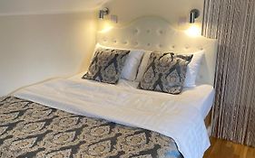 The White Lodge Hotel